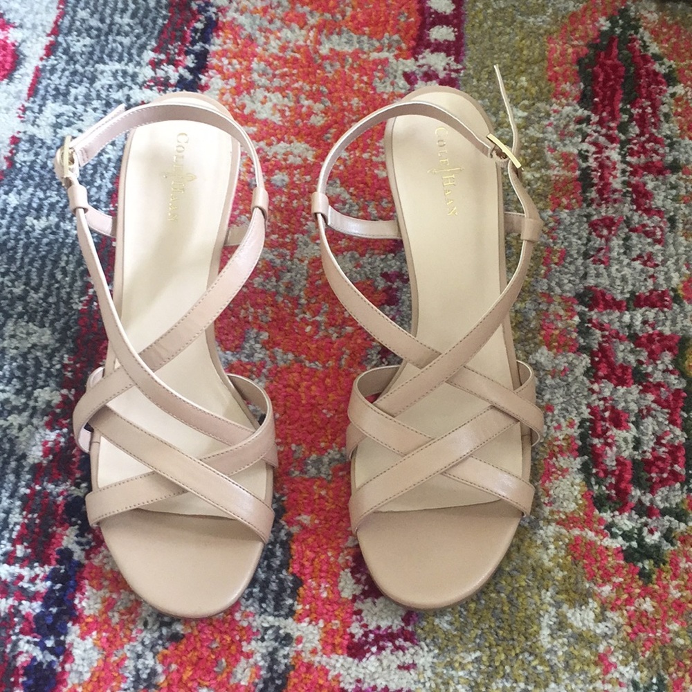 NWOT tan straps sandals
